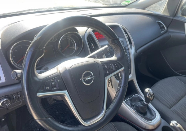 Opel Astra cena 18900 przebieg: 168000, rok produkcji 2012 z Białystok małe 56